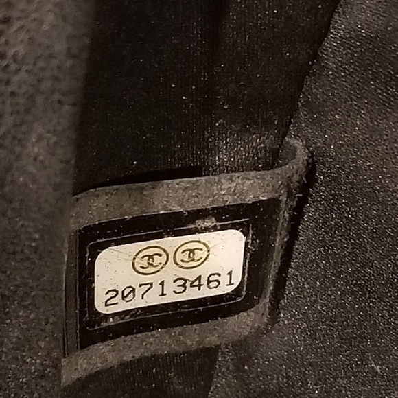 **SOLD**💯Auth Chanel Patent Mini Camera Crossbody - Picture 4 of 8